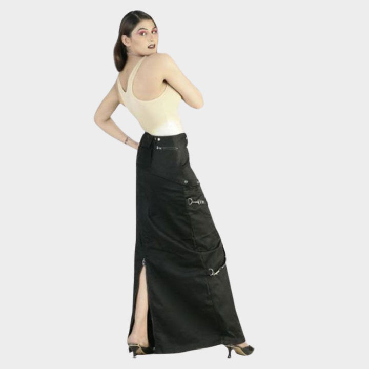 women wearing black long gothic skirt at gothic clothings.